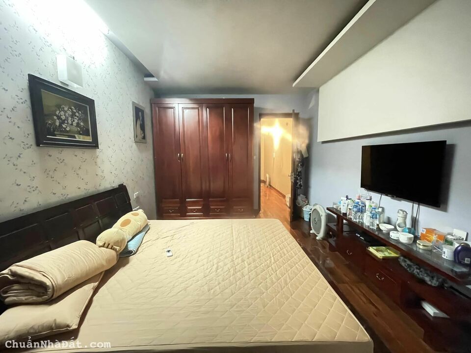 Bán nhà Phú Diễn,gara ô tô,view hồ,an sinh đỉnh,DT 50m,nhỉnh 5 tỷ