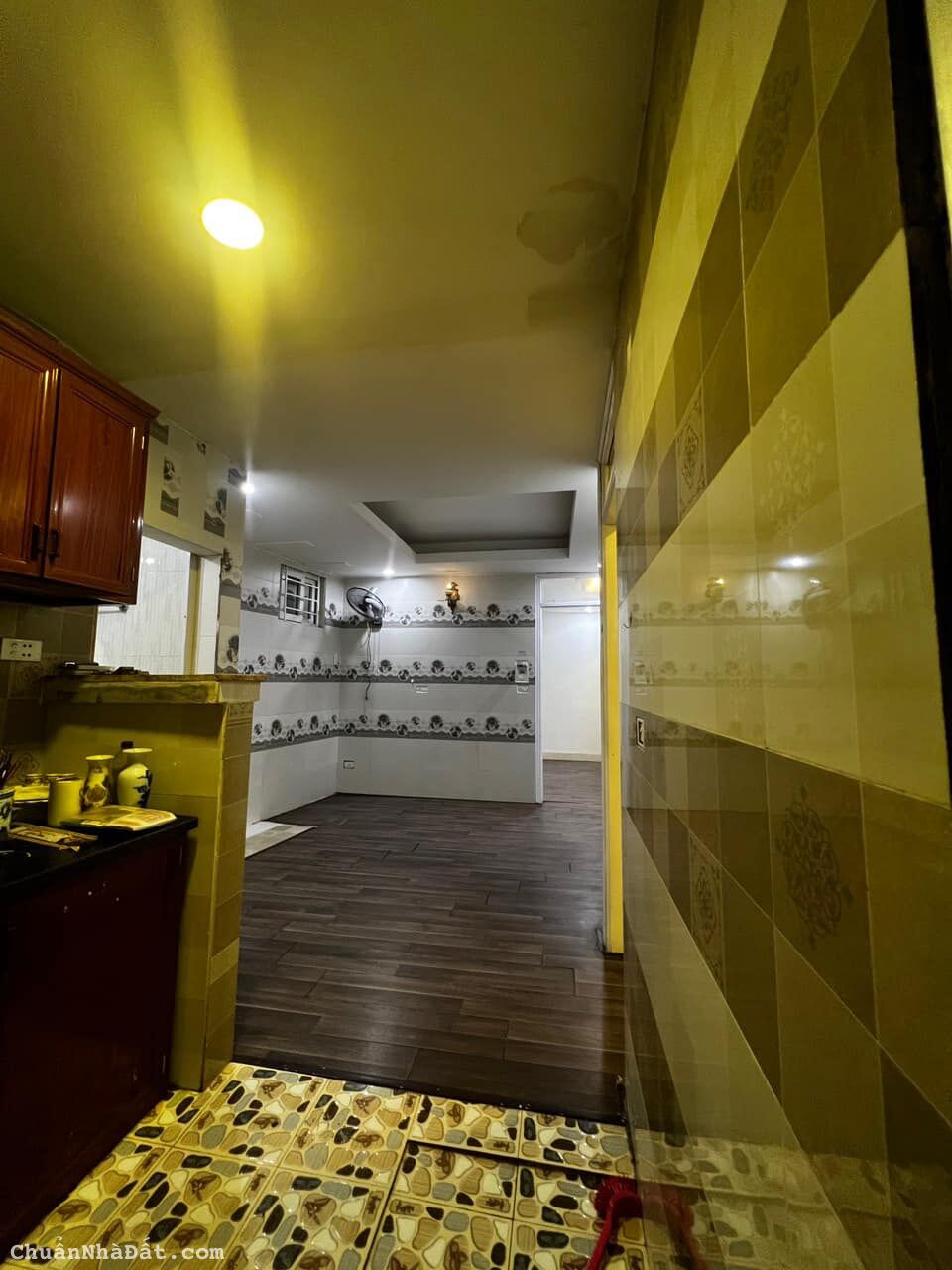 BÁN CCMN CẦU GIẤY 48M2-THANG MÁY, 2NGỦ, 2WC PHÁP LÝ CHUẨN- GIÁ 1,05 TỶ