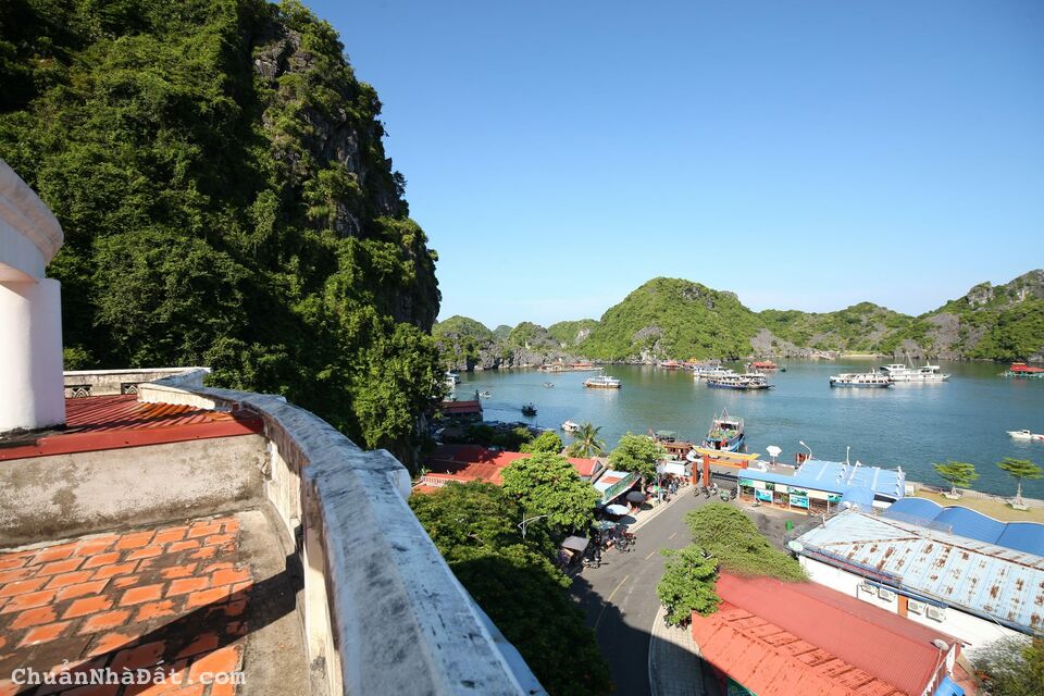 Bán Gấp Siêu Phẩm  Khách Sạn mặt Biển Cát Bà Hải Phòng 670m.