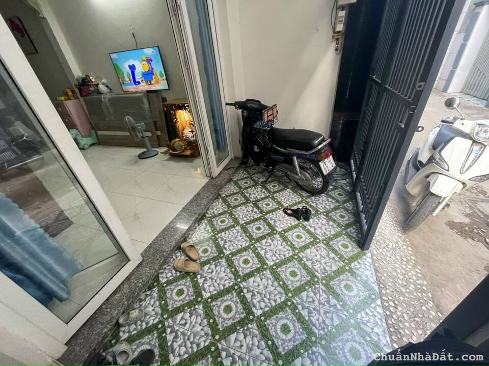 Nhà bán, Trần Huy Liệu, 4 x 12m, 2 lầu, chỉ 6.6 tỷ, Phú Nhuận