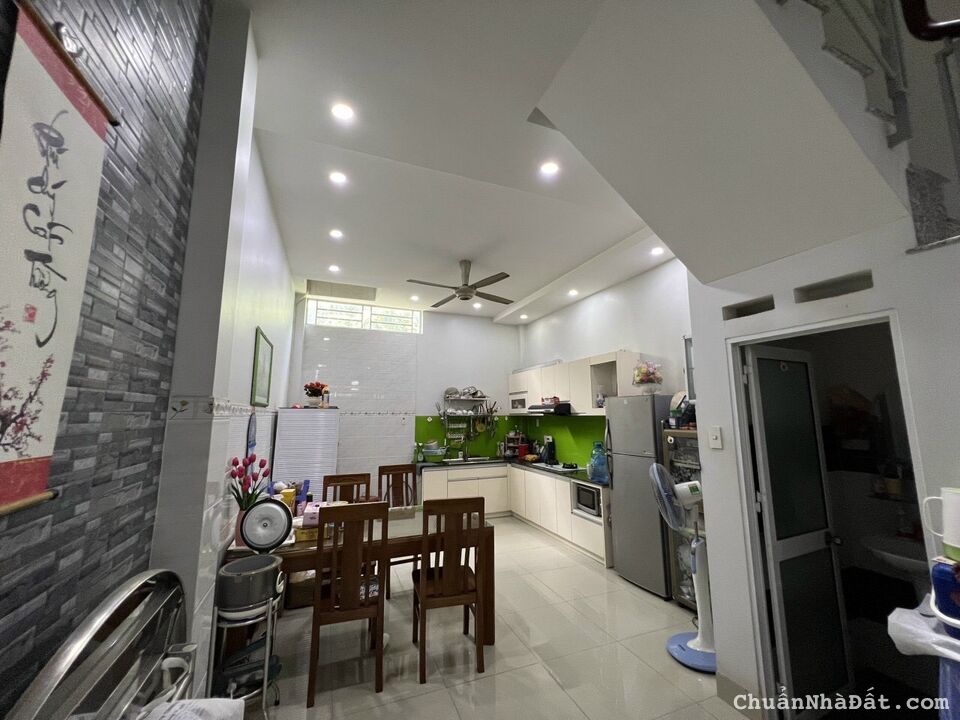 Bán nhà, Hoàng Văn Thụ, 4 x 14m, 3 lầu, chỉ 7.7 tỷ, Phú Nhuận