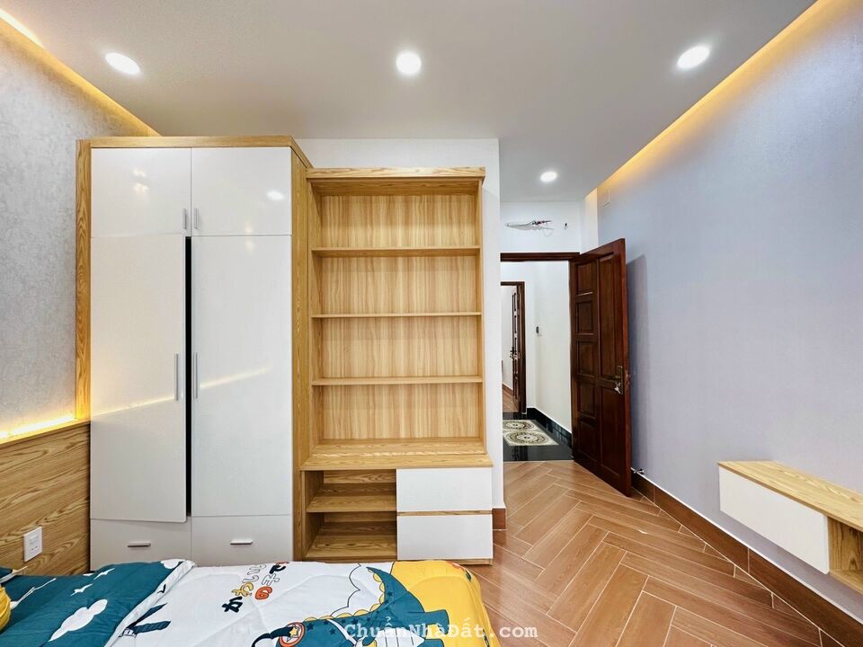 (Phú Nhuận) nhà 3 lầu, Lê Văn Sỹ, 4 x 12m, chỉ 8.1 tỷ bớt