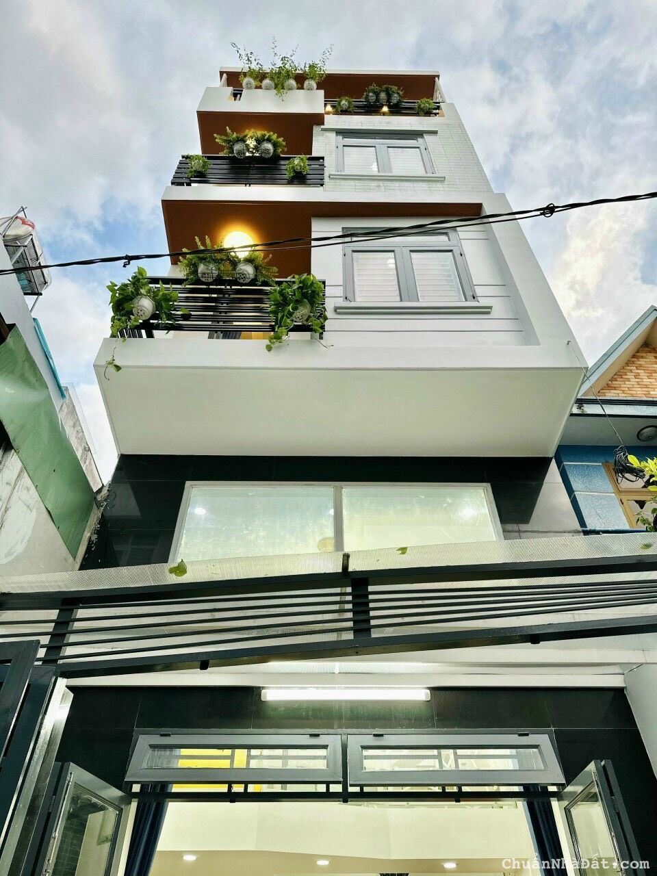 Nội thất, Cao Thắng, 4.3 x 9.5, 2 lầu, 5.4 tỷ, Phú Nhuận