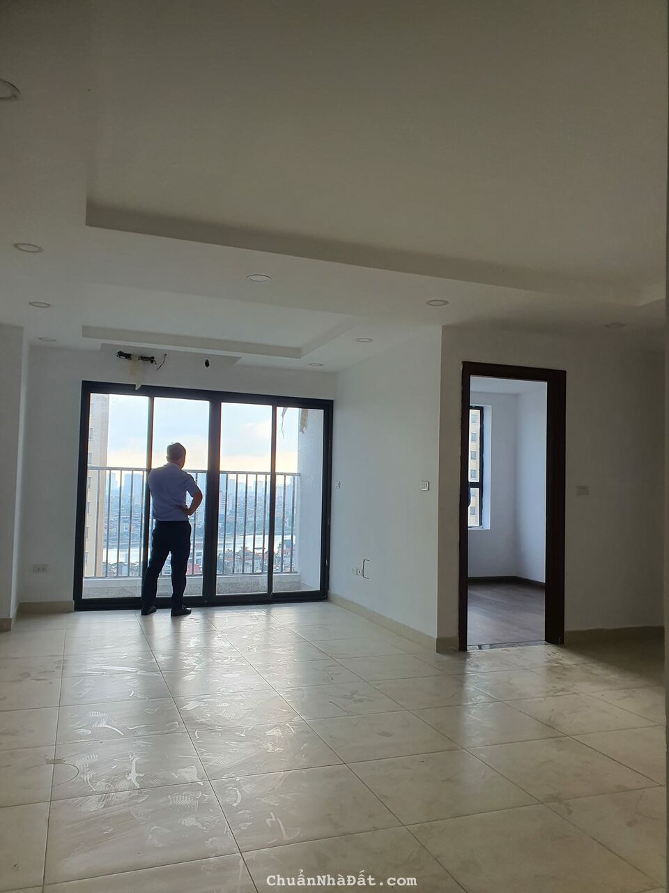 Chính chủ bán căn hộ 2504-100m2 căn góc 2 mặt thoáng view hồ định công