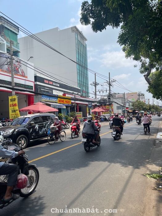 Bán biệt thự Tỉnh Lộ 10-ngang 7.1m-4PN-nội thất xịn+đẹp-180m2-gần chợ chỉ 11 tỷ