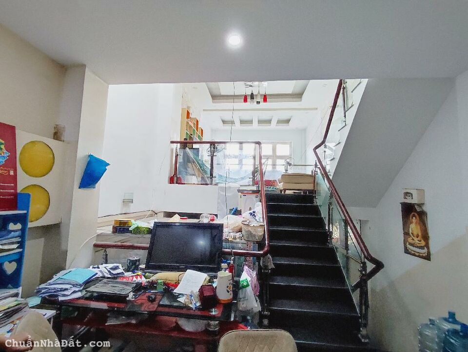 Bán nhà mặt tiền kinh doanh Bình Tân-ngang 5m-khu phân lô-thiết kế lệch tầng-nhà mới-giá tốt