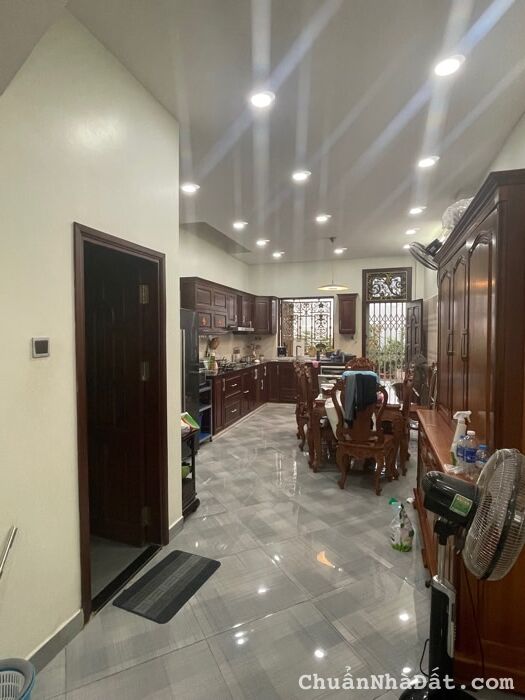 Bán nhà Hòa Bình-HXH-cạnh Đầm Sen-5PN-khu dân trí cao-nhà mới ở ngay