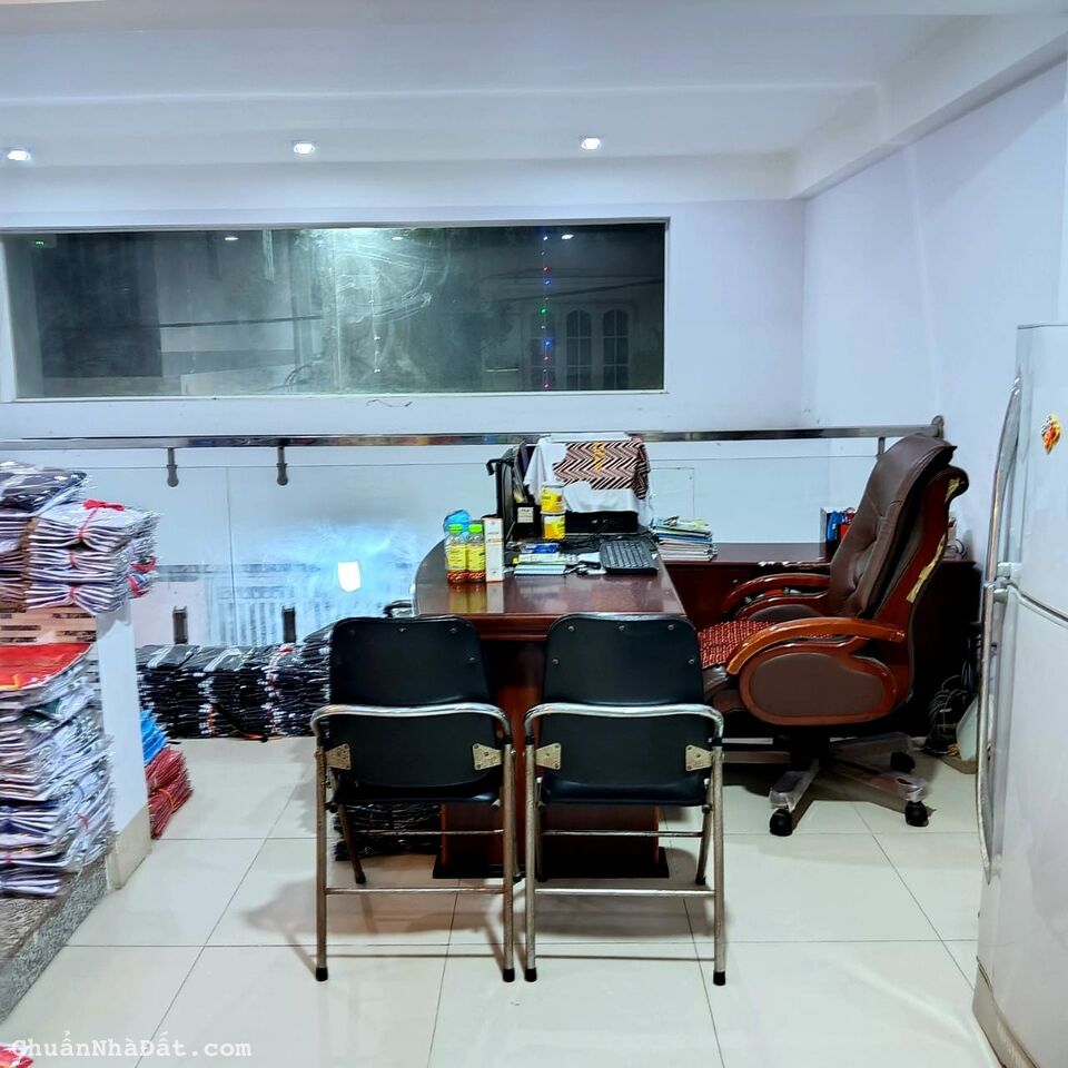 Bán nhà hẻm 6m Kênh Tân Hóa-ngang 6m-5PN-sổ nở hậu-khu phân lô-kinh doanh tốt