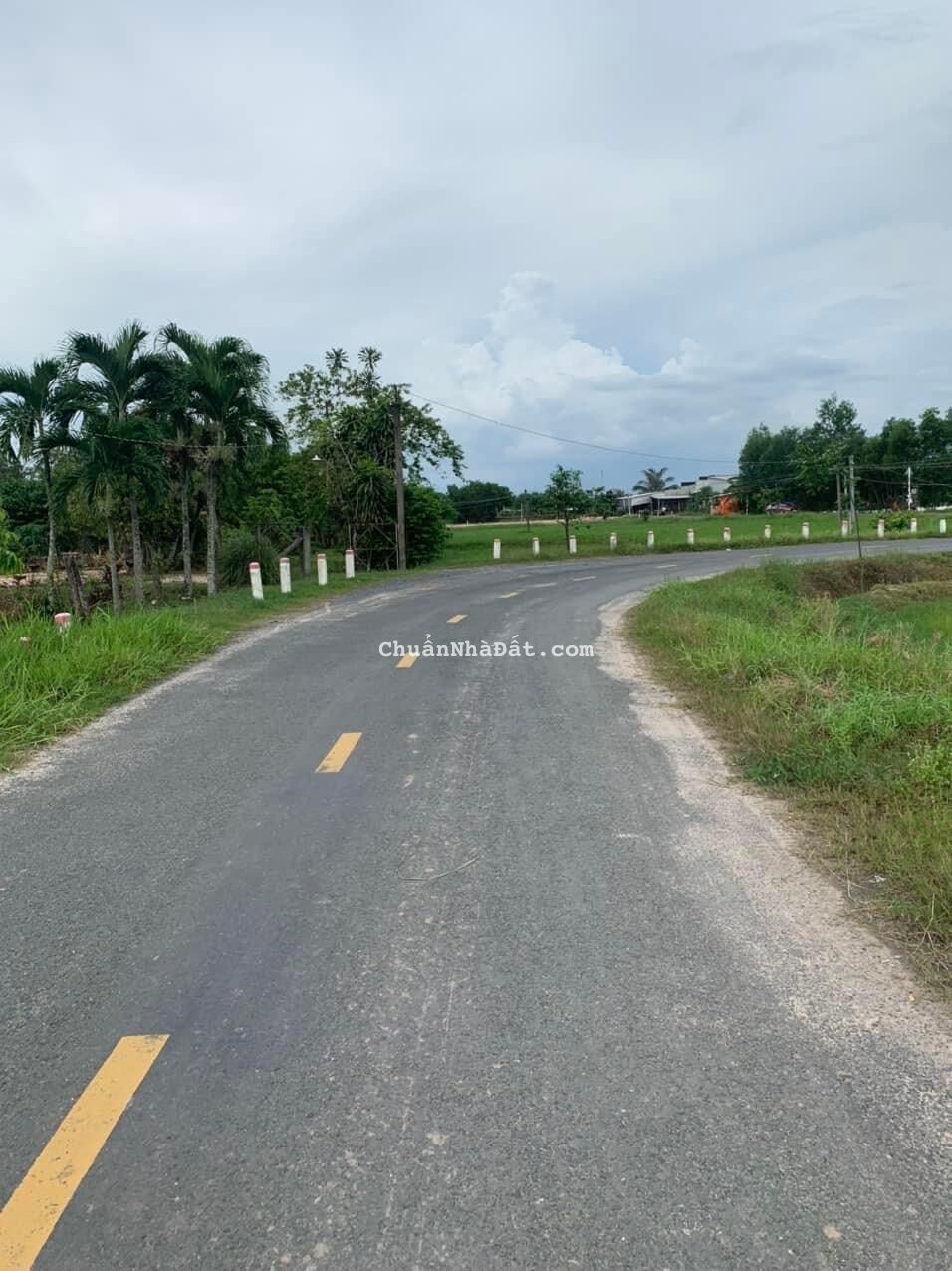 Bán lô đất góc hai mặt tiền nhựa Mỹ hạnh Nam Đức Hòa Long An.33x33.Giá 13 tỷ