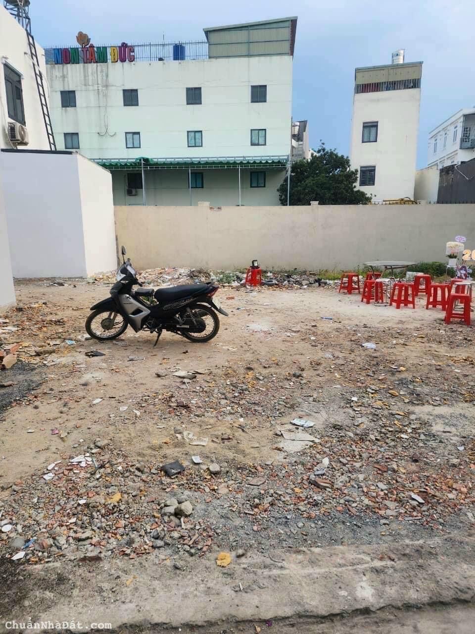 Bán lô đất 1/ ngắn đường CHỢ Tân Chánh Hiệp 3. Quận 12.Dt 4.5 x 14.Giá 3.4 tỷ