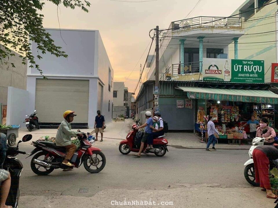 Bán lô đất 1/ ngắn đường CHỢ Tân Chánh Hiệp 3. Quận 12.Dt 4.5 x 14.Giá 3.4 tỷ