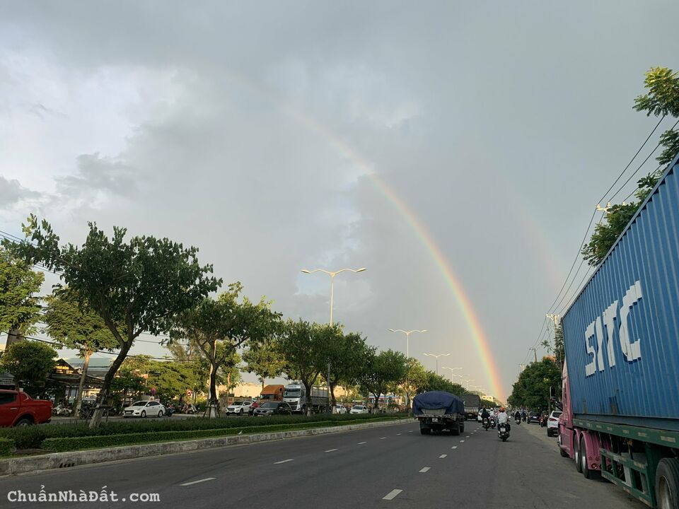 Chính chủ bán gấp biệt thự Mini duy nhất TT. Cẩm Lệ tính giá đất chưa 50tr/m2, hồ bơi OTO đậu nhà 