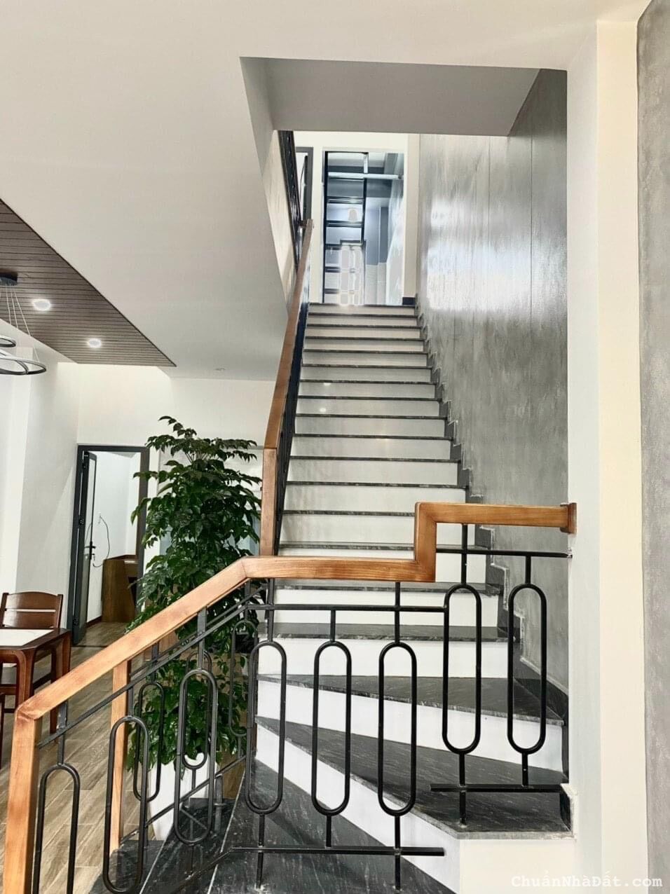 BÁN NHÀ BIỆT THỰ NGUYỄN VĂN LINH NGAY NGÃ 4 ĐẠI HỌC DUY TÂN, HẢI CHÂU, TP ĐÀ NẴNG 