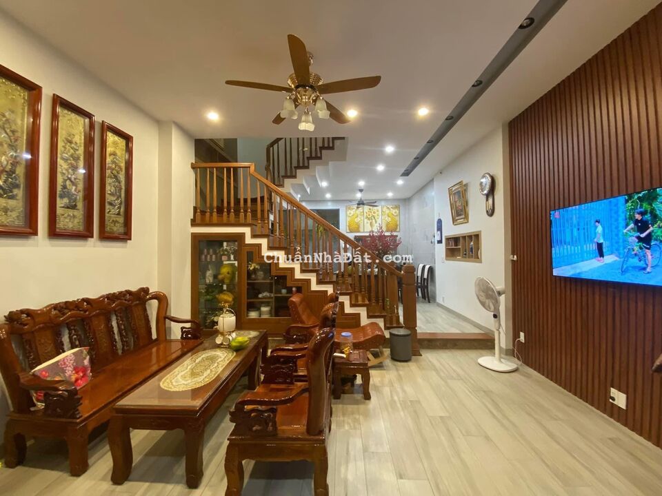 TÔI CHÍNH CHỦ BÁN GẤP NHÀ KHUÊ TRUNG CẨM LỆ ĐÀ NẴNG ĐỐI DIỆN TRƯỜNG NGOẠI NGỮ NHỈNH 4 TỶ