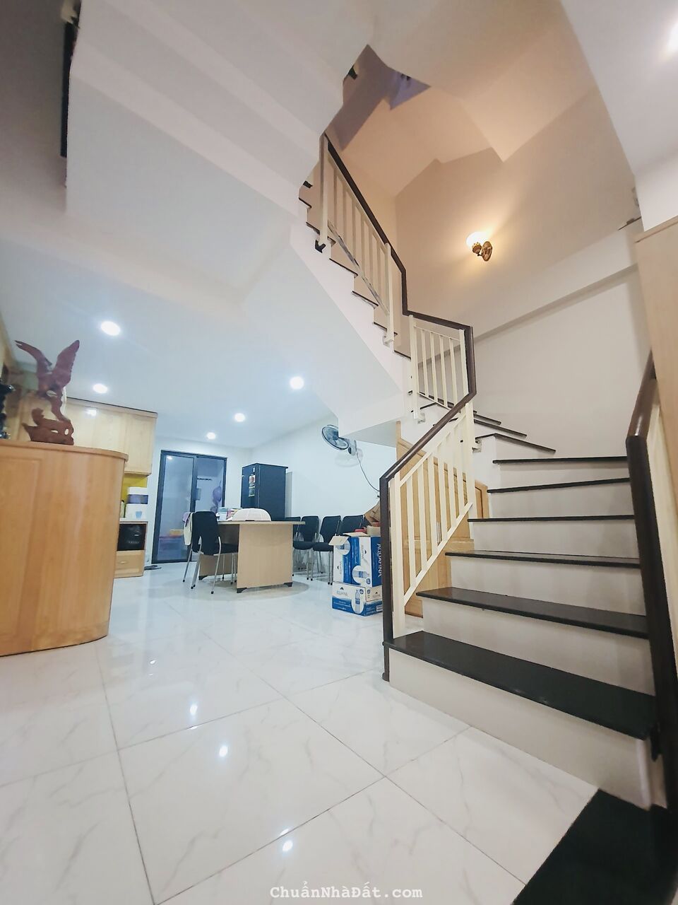 BÁN GẤP NHÀ 3 TẦNG ĐẸP TUYỆT ĐỖ THÚC TỊNH GIÁ NHỈNH 4 TỶ TẶNG FULL TOÀN BỘ NỘI THẤT XỊN SÒ