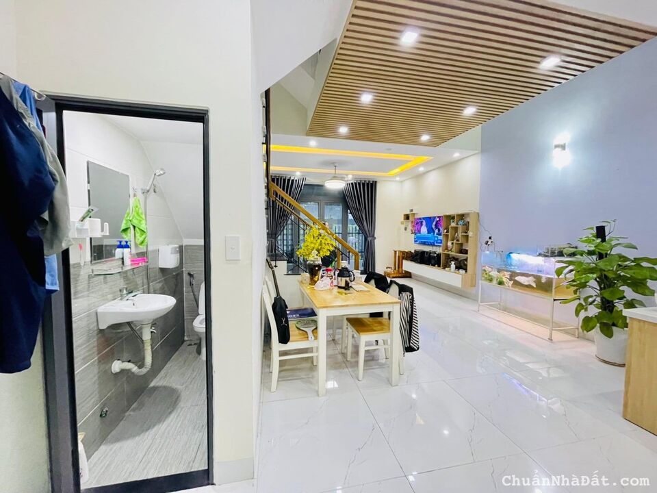 Cần đi nhanh nhà mới Tôn Đức Thắng, Liên Chiểu, Đà Nẵng ô tô qua 70m2 , 3 tầng, nhĩnh 3.xxx