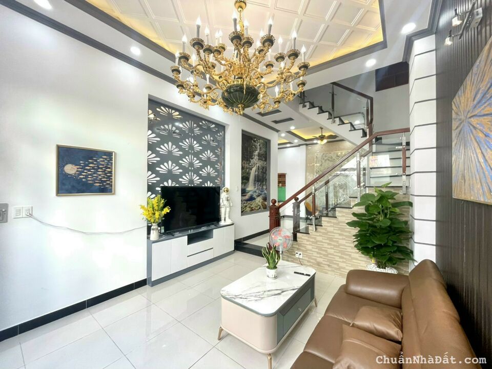 BÁN NHÀ ĐẸP 4 TẦNG, 7M x 12M, CHỈ 8,4 TỶ, GẦN MẶT TIỀN HUỲNH TẤN PHÁT, PHÚ THUẬN, QUẬN 7.