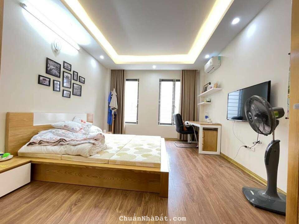 Bán nhà 5 tầng phố Ngọc Thụy,Long Biên,ngõ thông,ô tô vào nhà,95m,mt 5.2m,giá 14.5 tỷ.