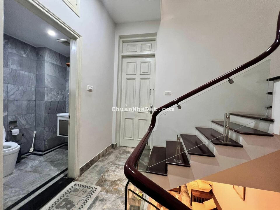 Bán nhà phân lô 29 Láng Hạ 75m2 x 4 tầng, MT 5,5m vỉa hè hai bên ngay Đại Sứ Quán Mỹ Bán nhà phân lô 29 Láng Hạ 75m2 x 4 tầng, MT 5,5m vỉa hè hai bên ngay Đại Sứ Quán Mỹ