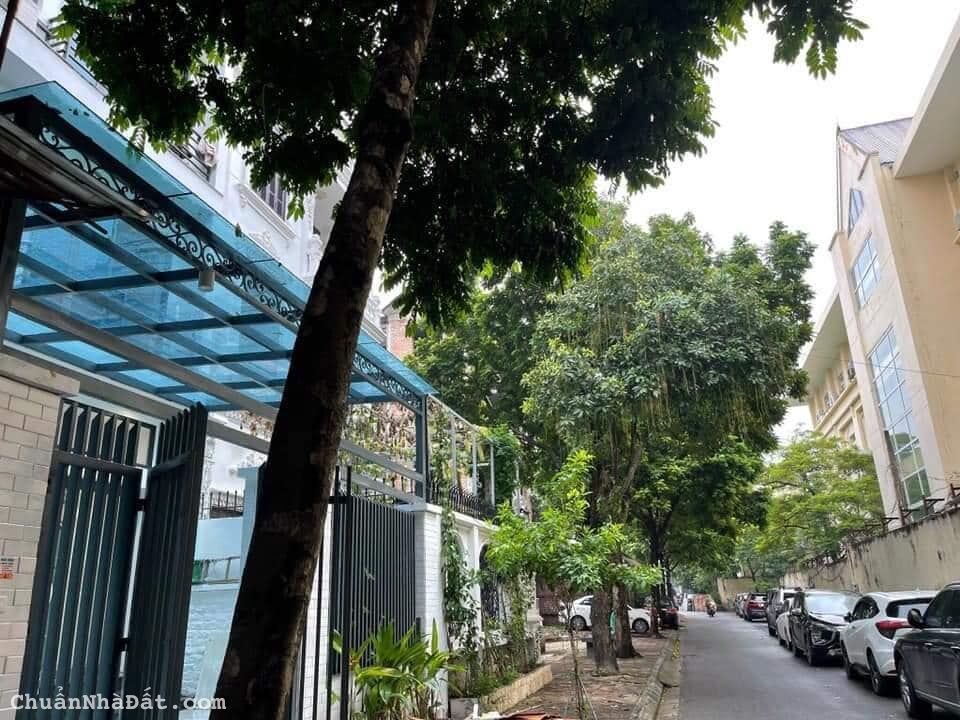 Bán Biệt thự nhà vườn phố Trần Bình Cầu Giấy  106m2, nhà 4 tầng, mặt tiền 6.6m cả khu có một nhà bán