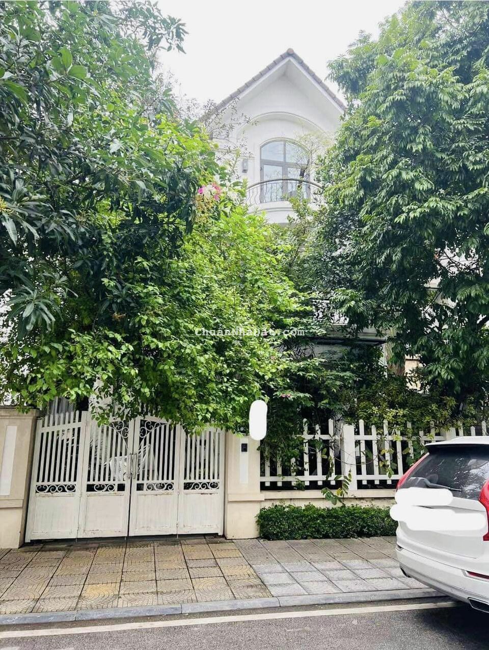 Bán Biệt thự Anh Đào Vinhomes Riverside 257m2 x 3 tầng, MT 10.7m. Lô Góc, An Ninh Tuyệt Đối. Bán Biệt thự Anh Đào Vinhomes Riverside 257m2 x 3 tầng, MT 10.7m. Lô Góc, An Ninh Tuyệt Đối.