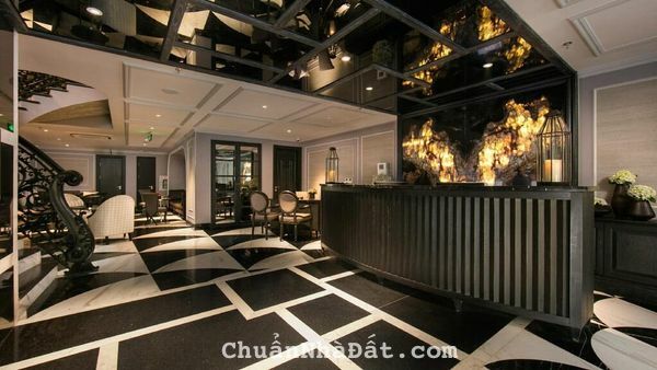 Bán Khách Sạn Mặt Phố Cổ 180m2 x 10 tầng, Mặt Tiền 8m, Thiết Kế 5 Sao, Nội Thất Hoàn Hảo