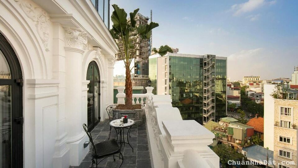 Bán Khách Sạn Mặt Phố Cổ 180m2 x 10 tầng, Mặt Tiền 8m, Thiết Kế 5 Sao, Nội Thất Hoàn Hảo