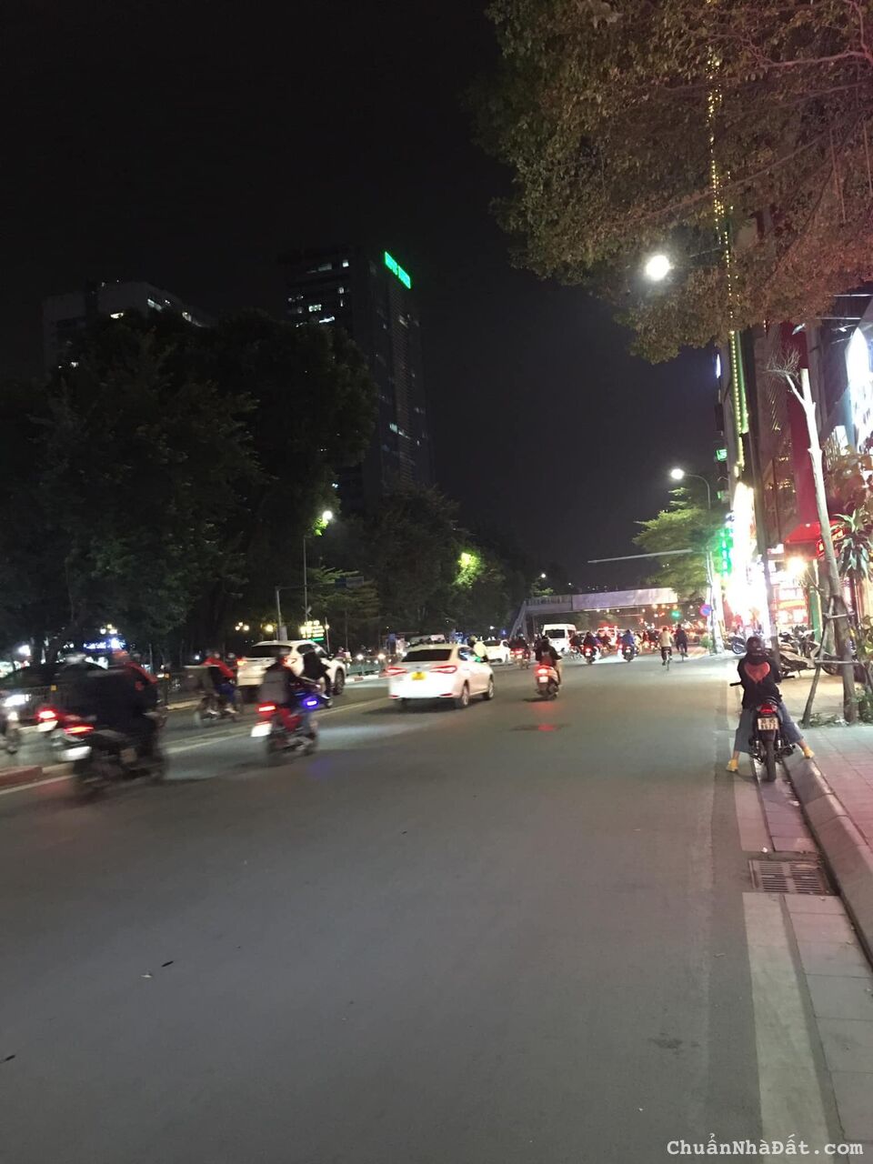 Bán Nhà Phố Tam Khương Đống Đa 90m2 x 8 tầng, MT 5,2m 2 Mặt Thoáng, cho thuê 1,2 tỷ/năm