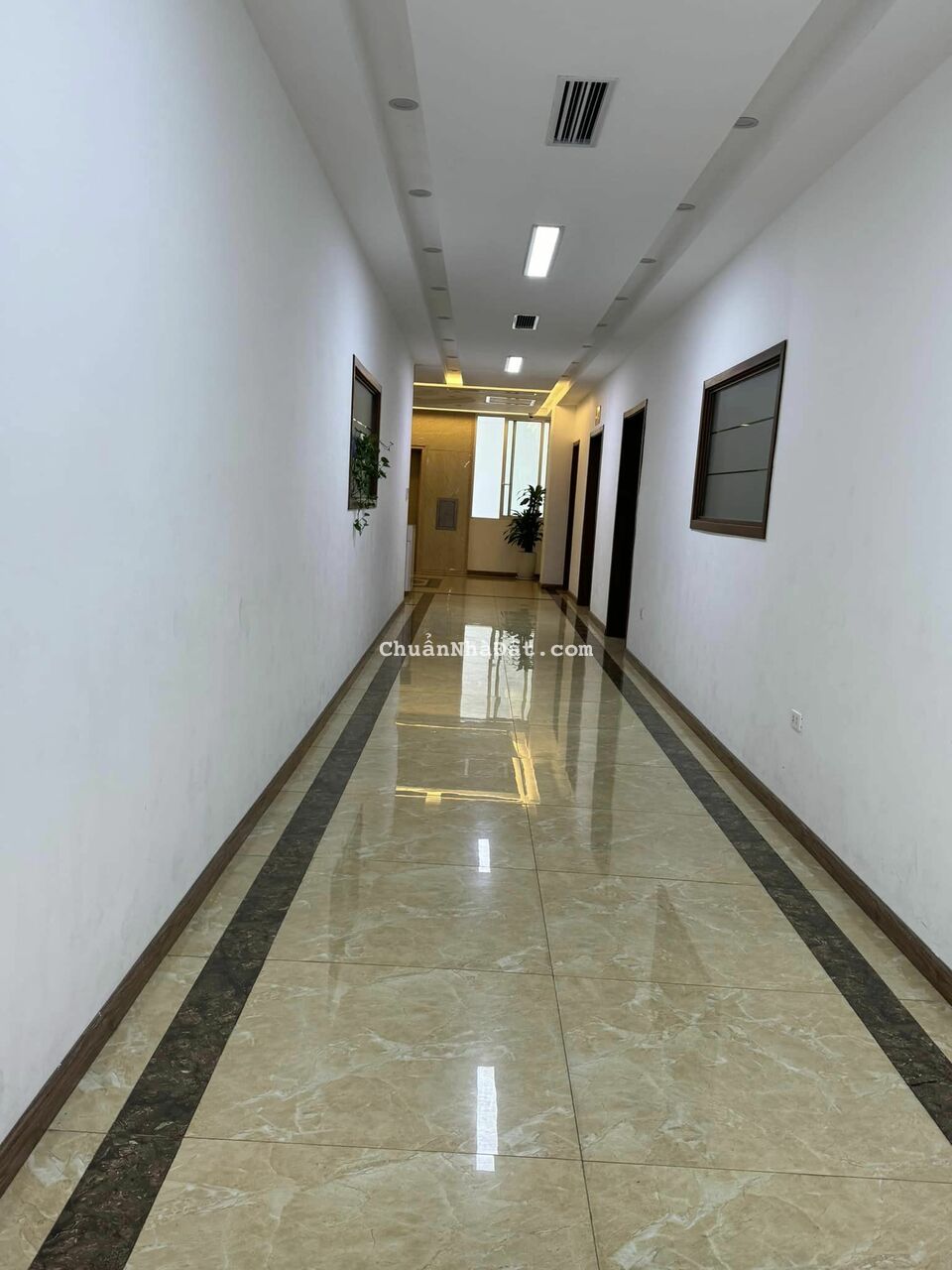 Chuyển nhượng tòa nhà văn phòng Mặt Phố Thụy Khuê  1400m2, 6 tầng Lô Góc 4 Mặt Thoáng View Hồ Tây.