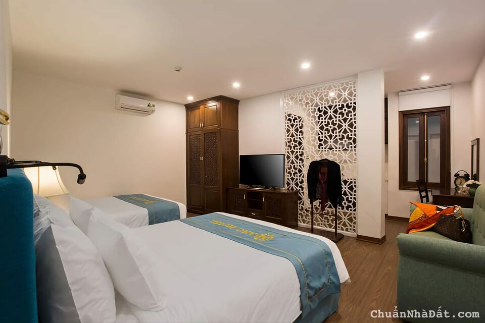 Bán Khách Sạn Phố Cổ 110m2 x 7 tầng, MT 6m Vị Trí Đắc Địa  Doanh Thu 1 tỷ/Tháng