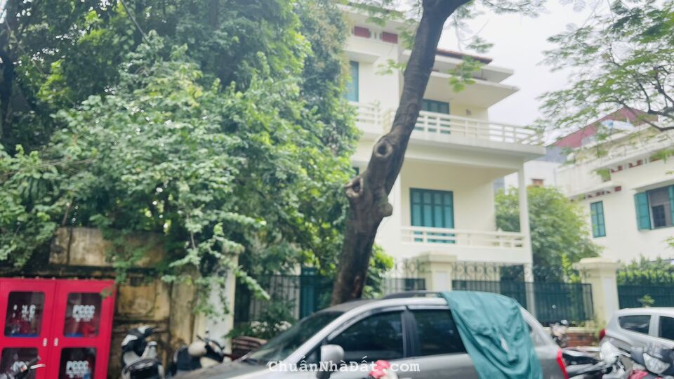 Bán Đất mặt Phố Lê Phụng Hiểu 169m2, MT 8m Lô Góc Hai Mặt Phố, Ngay Ngã Tư KD Ngày Đêm