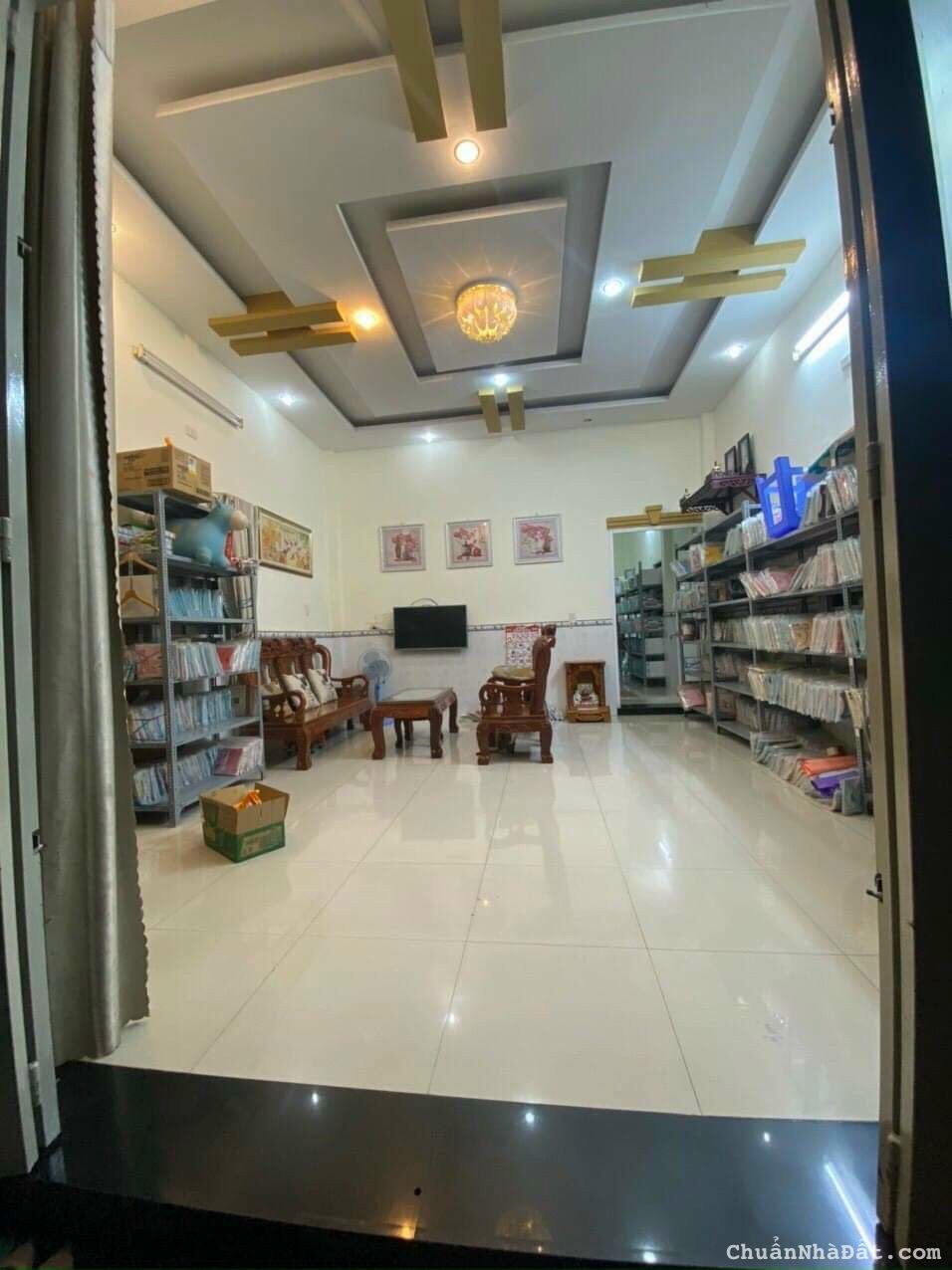 Nhà đẹp, hẻm 4m, Phan Đình Phùng, chỉ 9.2 tỷ, 4.5 x 14m, 2 lầu