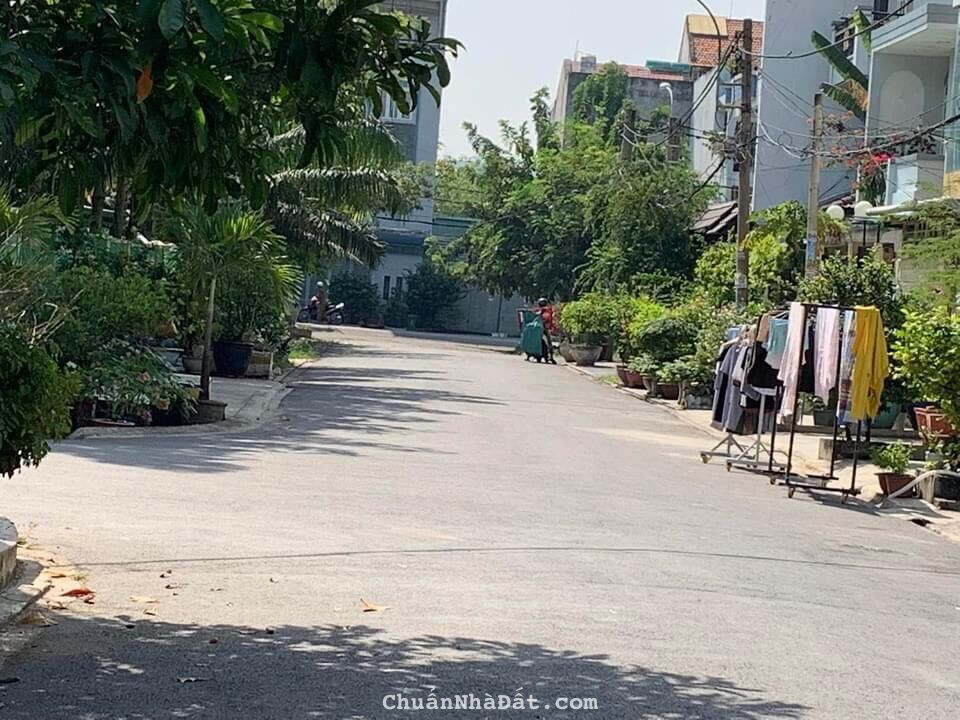 Bán nhà mặt tiền 120m2, tiện xây mới, khu dân cư Bình Hưng Bình Chánh