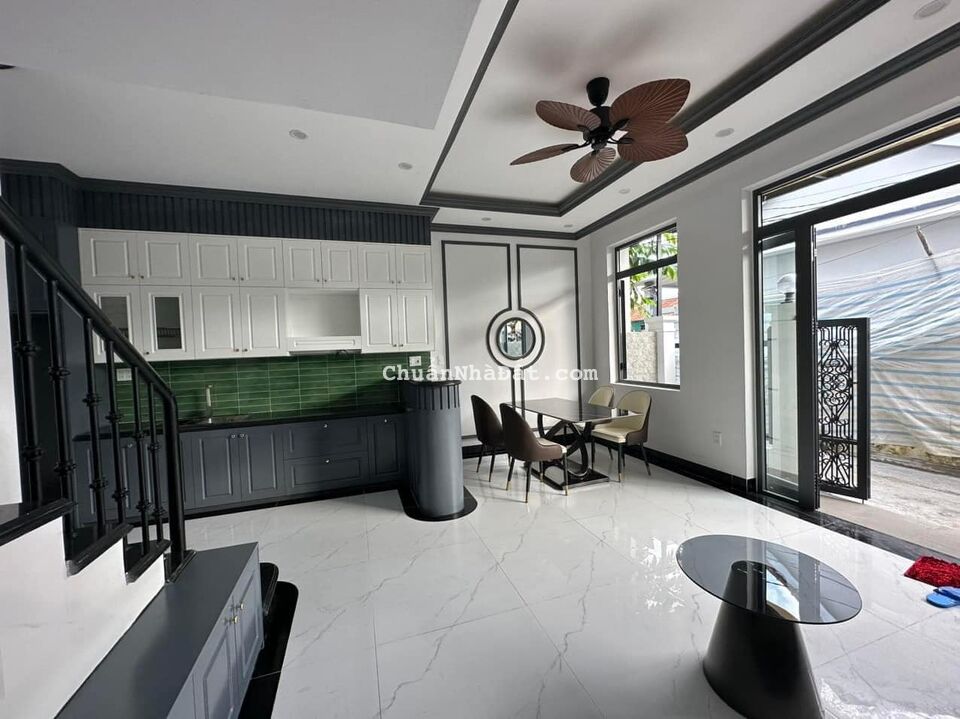 Bán nhà 2 tầng Hoàng Quốc Việt an cư đón Tết 