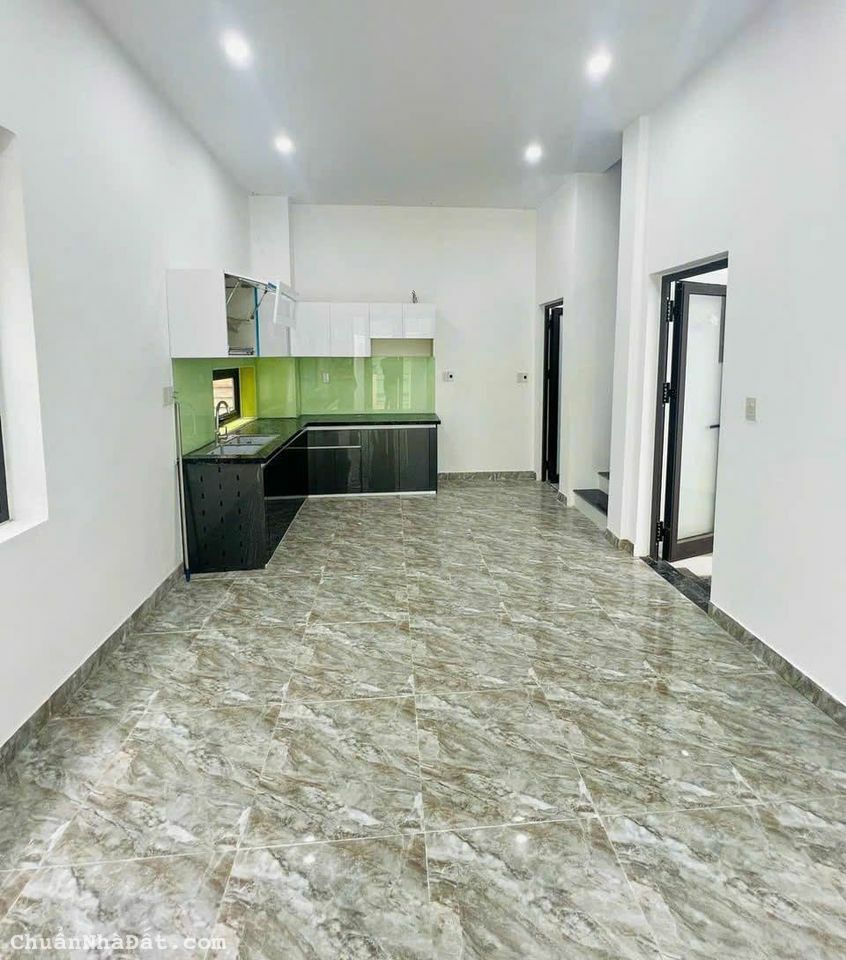 Nhà đẹp 3 tầng đường Hùng Vương dọn vào ở ngay Nhà đẹp 3 tầng đường Hùng Vương dọn vào ở ngay