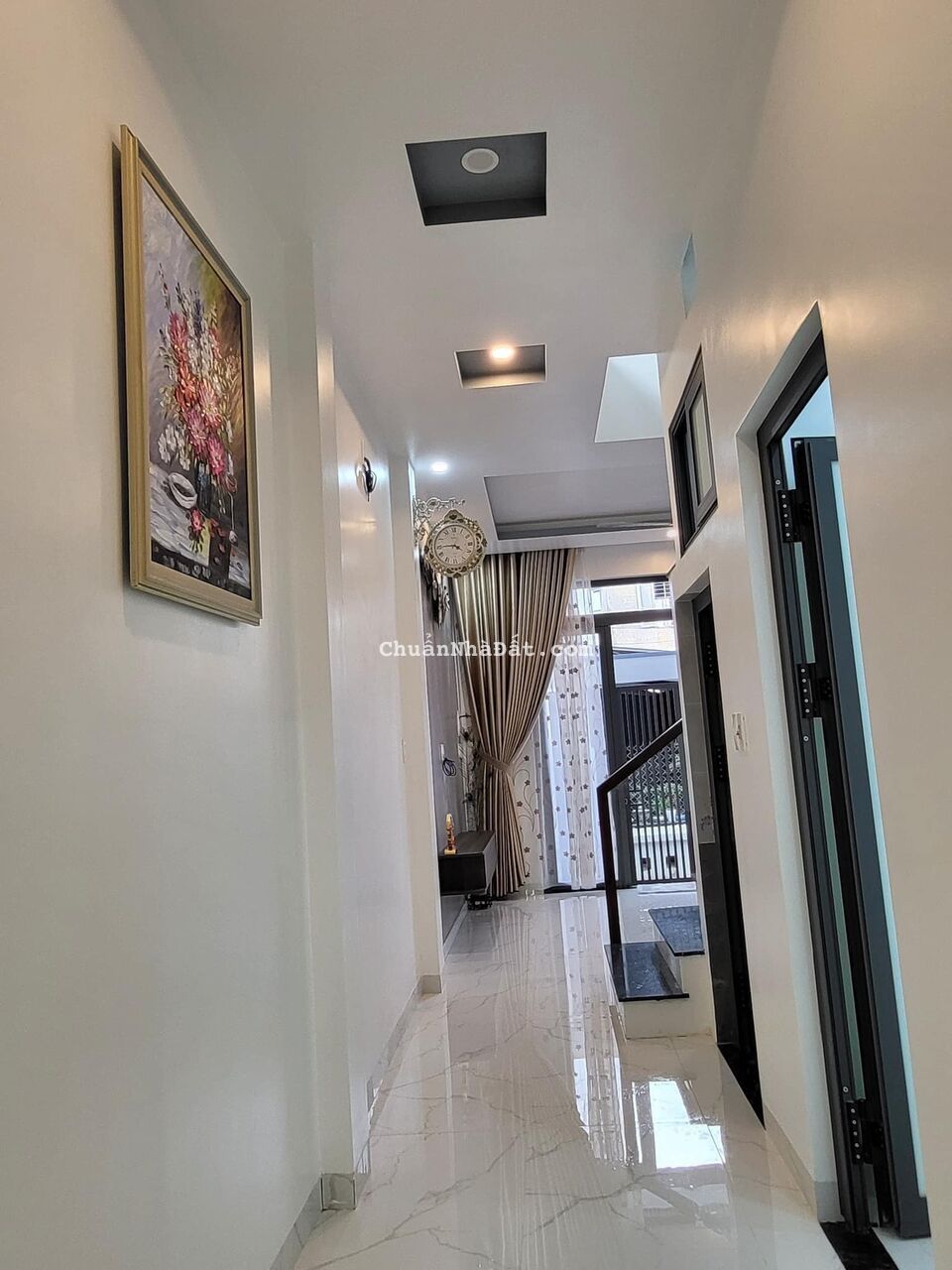 Bán nhà 2 tầng hiện đại đường Nguyễn Lộ Trạch phường Xuân Phú