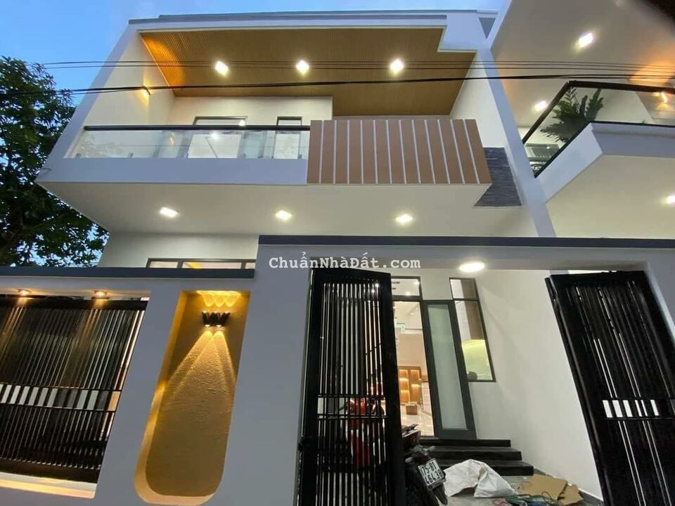 Bán Nhà 2 Tầng Xuân Diệu Chỉ Sau 1 Nhà Mặt Tiền - Khu Vực Cao Ráo An Ninh Tốt Bán Nhà 2 Tầng Xuân Diệu Chỉ Sau 1 Nhà Mặt Tiền - Khu Vực Cao Ráo An Ninh Tốt