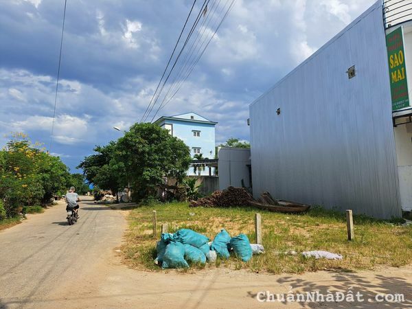 Bán lô góc đường Khúc Thừa Dụ giá 21 triệu/m2