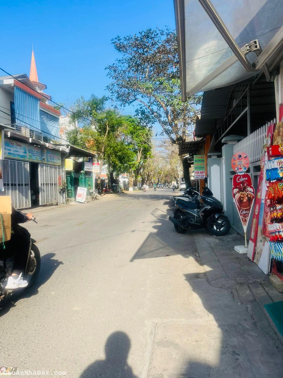 Bán đất tặng nhà kiệt Nguyễn Khuyến Phường Phú Nhuận 