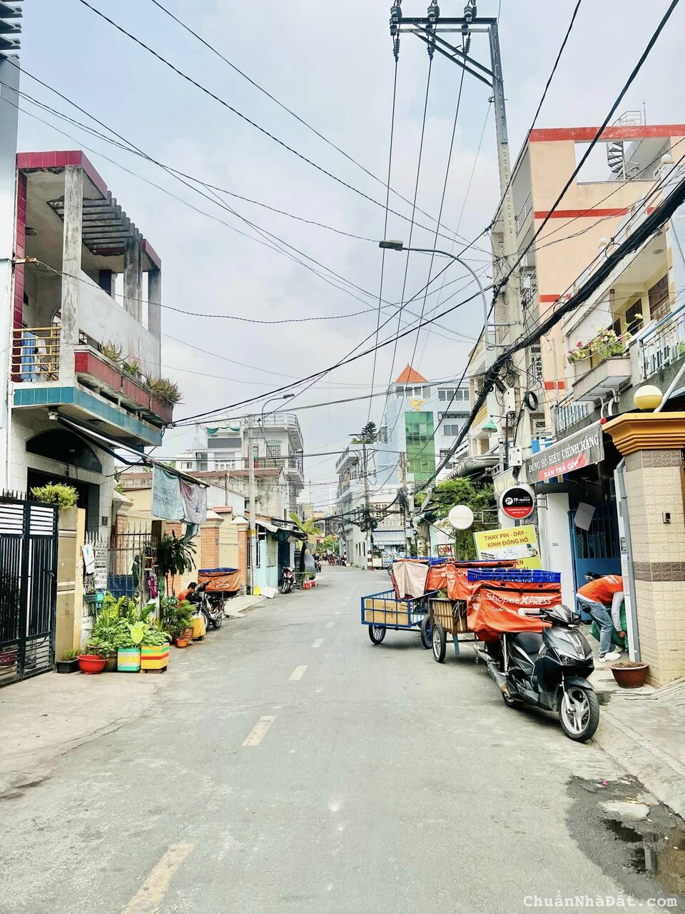 Bán nhà hẻm 8m Hòa Bình-100m2 gần Đầm Sen+ngã 4 Hòa Bình-kinh doanh tốt