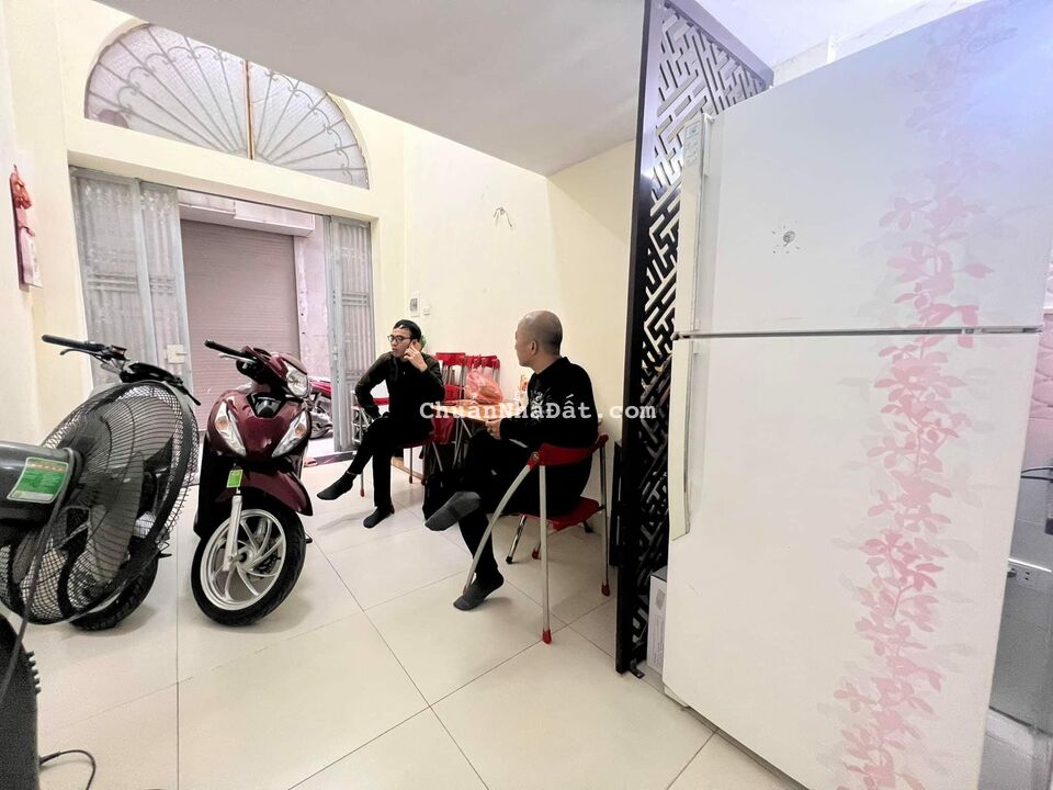 Bán nhà phố Trung Phụng, Đống Đa, lô góc, gần phố, ở ngay giá 2.7 tỷ Bán nhà phố Trung Phụng, Đống Đa, lô góc, gần phố, ở ngay giá 2.7 tỷ