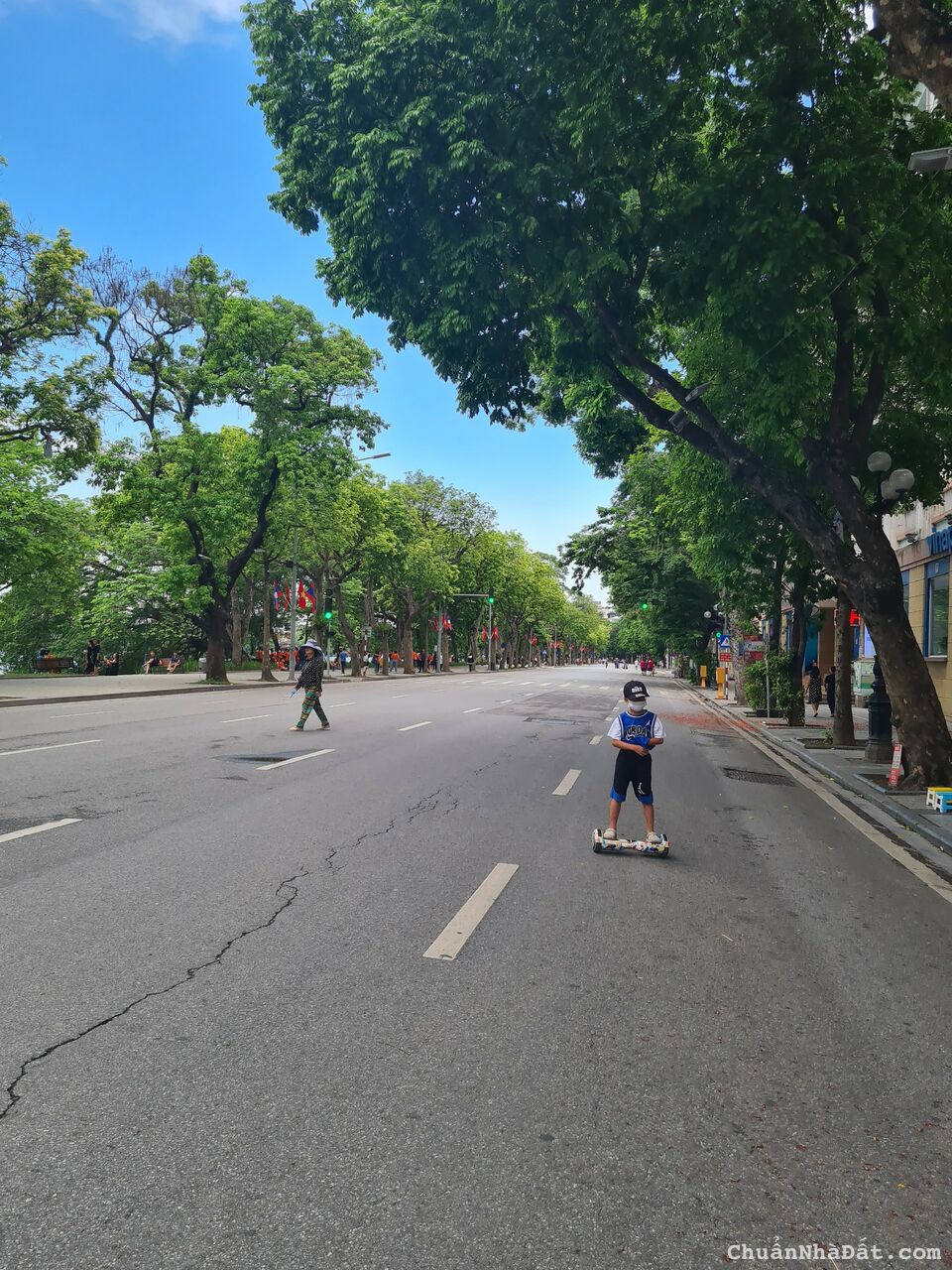 Chuẩn!! Bán nhà đất mặt phố Minh Khai. DT 330m2, mặt tiền 8,5m, 2 mặt tiền, 69.8 tỷ