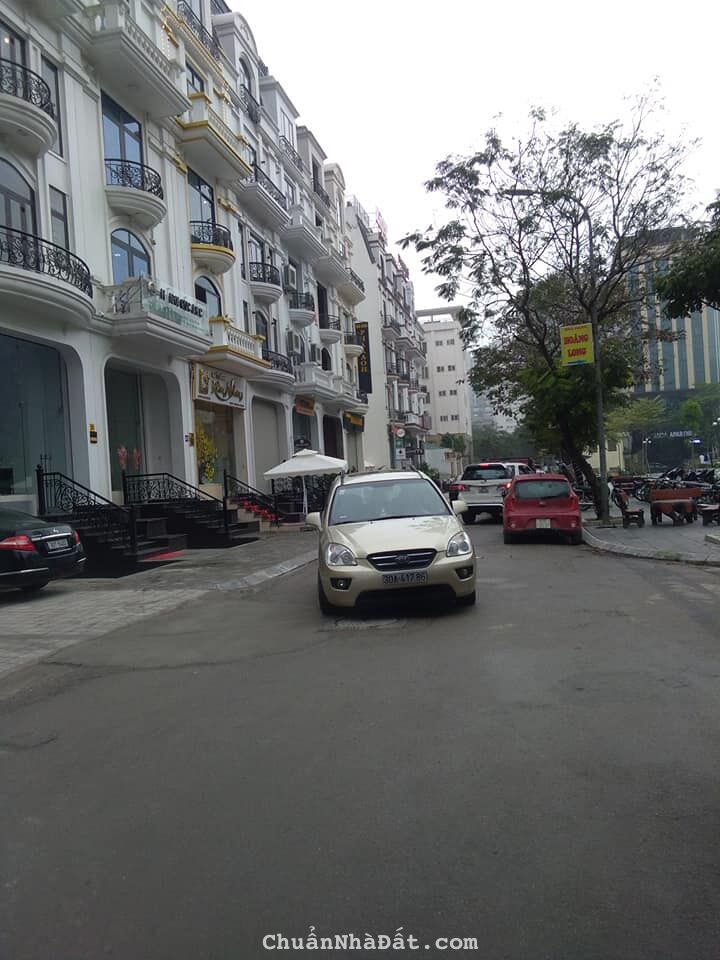 Cực Hiếm ! Bán Tòa VP 8 tầng Tm Phố Dịch Vọng Hậu: DT 110m, MT5.5m, 40 tỷ.Doanh thu 150 tr