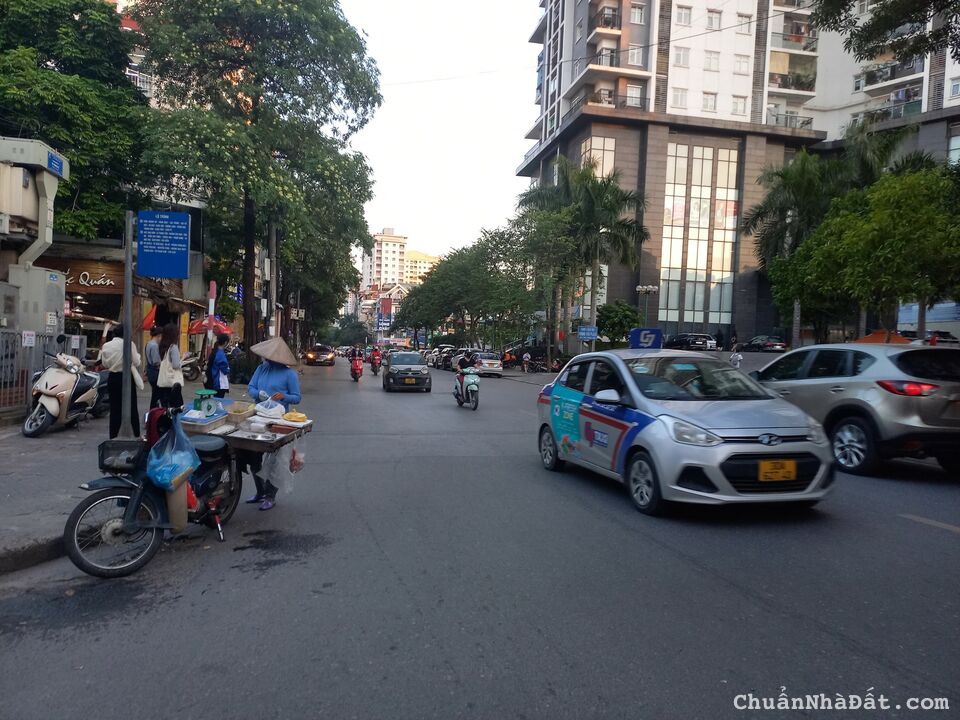 Bán nhà phân lô Trung Yên 10 Trung Hòa, Cầu Giấy DT100m2, mặt tiền 5,5m đường 3 ô tô 20 tỷ