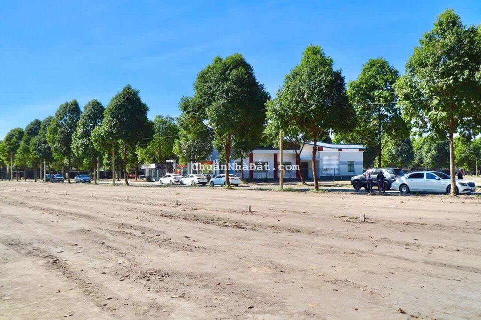 Chủ ngộp cần bán 3 lô đất mặt tiền đường 16m Trung tâm Hành chính Bàu Bàng