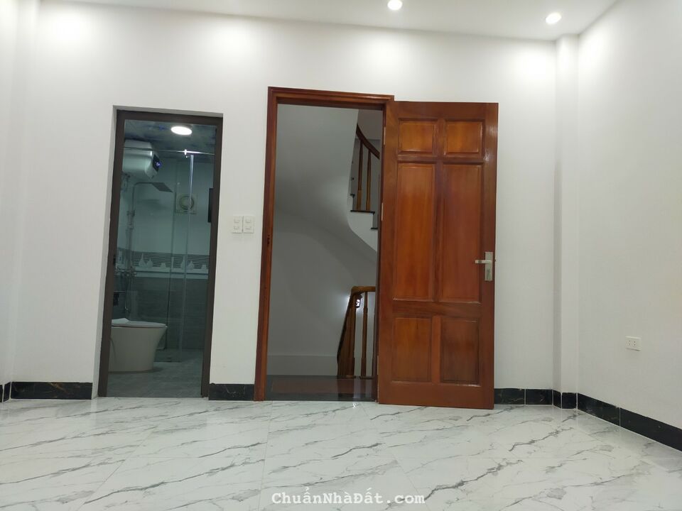 Bán nhà 5 tầng gần bưu điện Hà Đông ô tô đỗ gần giá nhỉnh 4 tỷ  tí