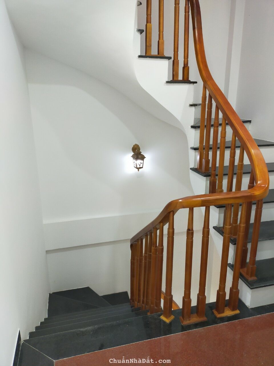 Bán nhà 5 tầng gần bưu điện Hà Đông ô tô đỗ gần giá nhỉnh 4 tỷ  tí