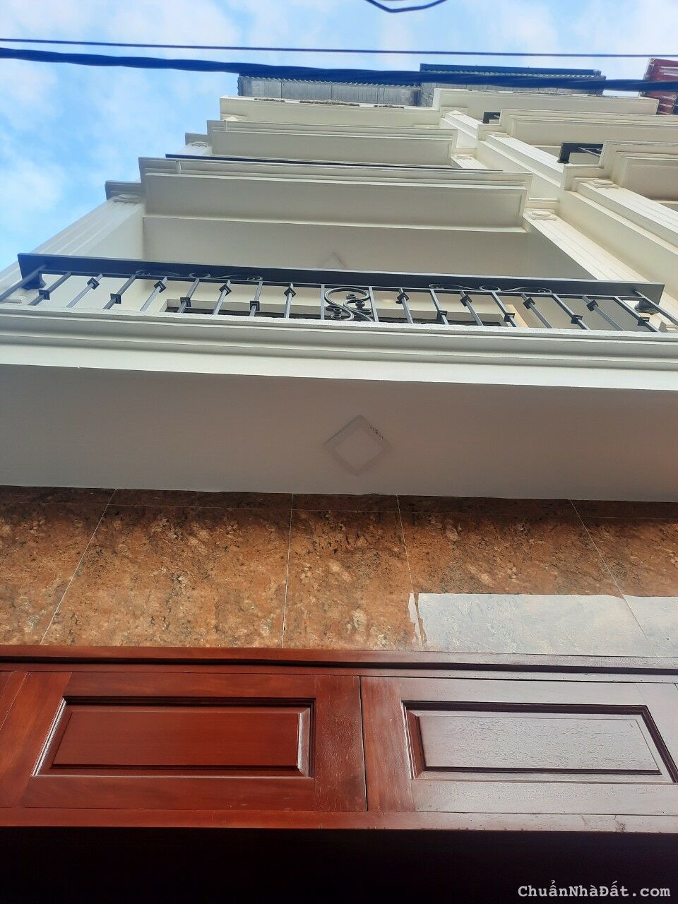 Siêu đẹp , siêu rẻ nhà 5 tầng gần cổng làng Hà Trì 