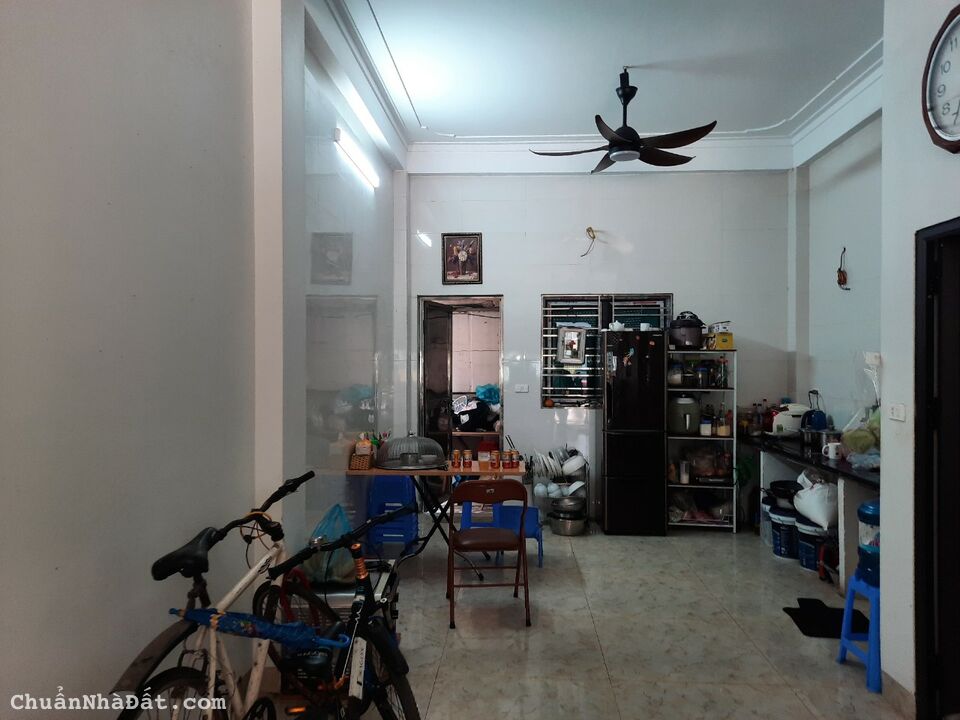 Bán nhà 7 tầng x50m2  ở khu đất đấu giá ngõ cổng đa sỹ kiến hưng