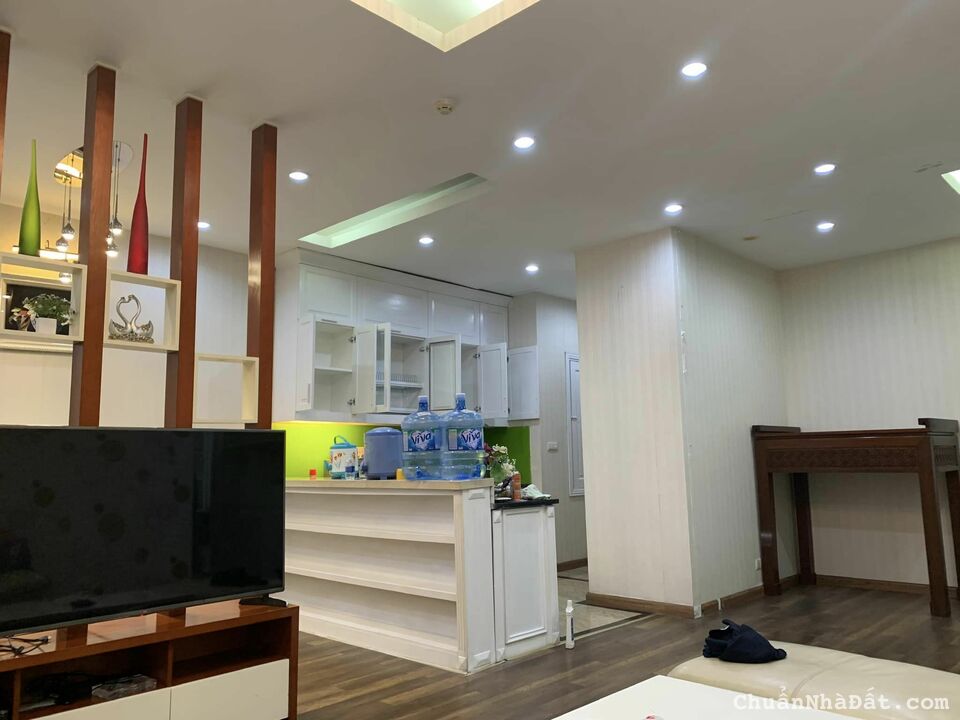 (Độc Đắc) Bán chung cư quận Cầu Giấy Trung Yên Plaza 115m 2PN tầng trung tặng nội thất view thoáng 